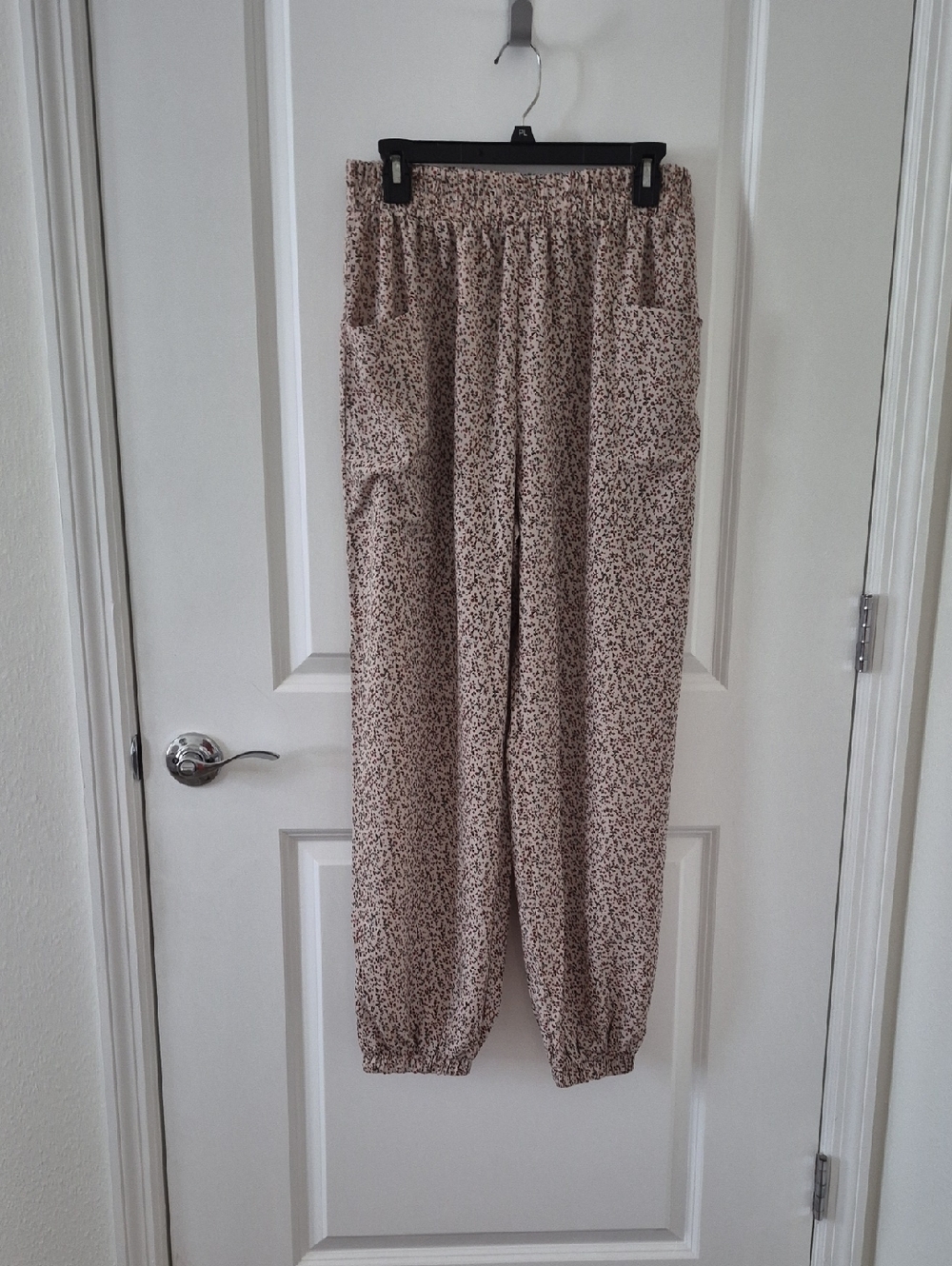 BUCKETLIST Beige Floral Elastic-Waist Jogger Pants